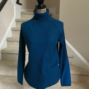 Royal Robbins sweater